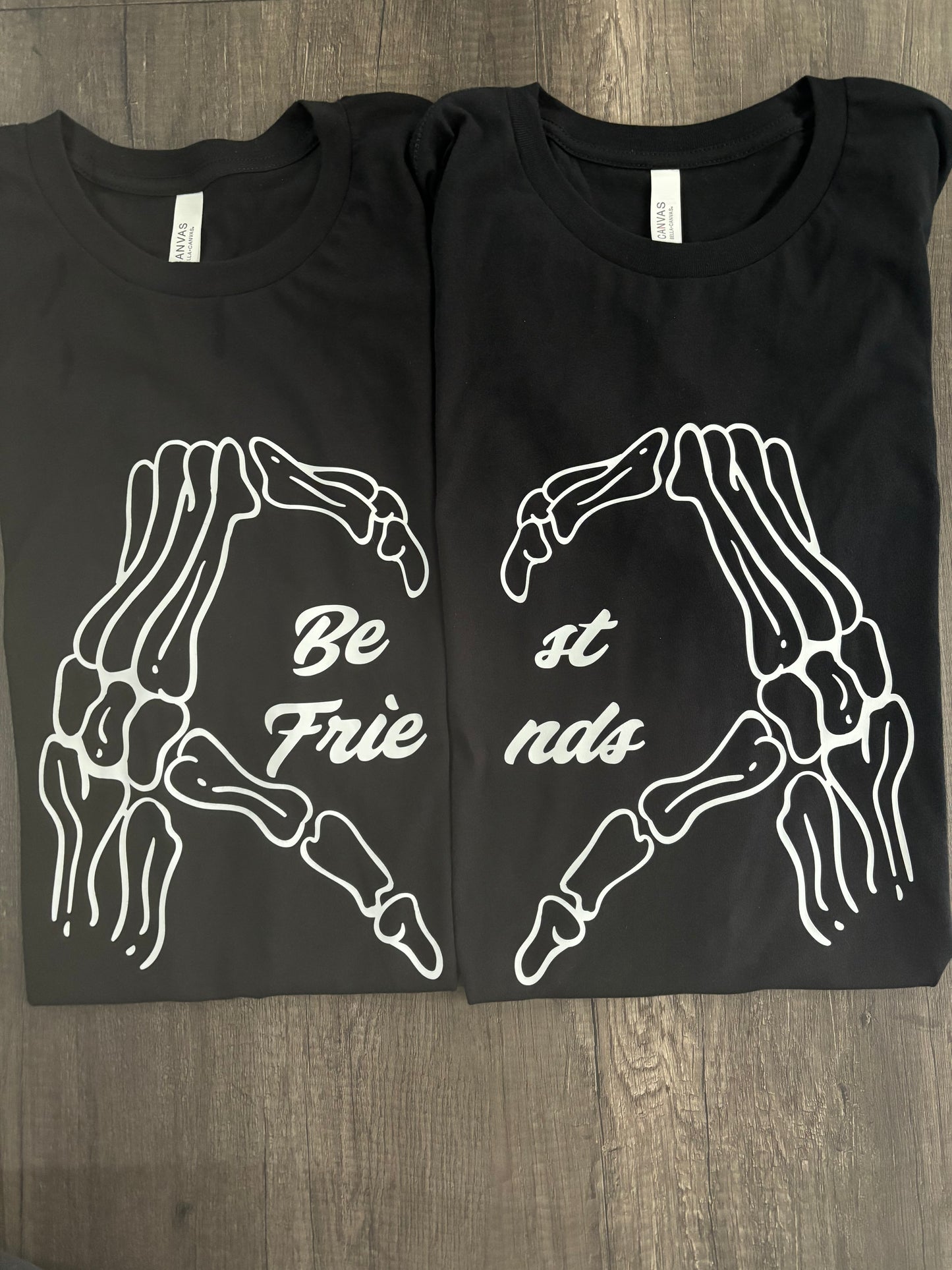 BEST FRIENDS SKELLY HANDS SHIRT