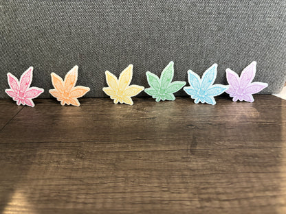 PRETTY OUI’D LEAF STICKER